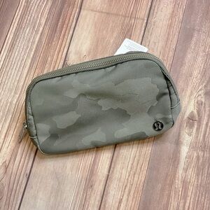 NWT Lululemon EVERYWHERE BELT BAG Heritage Camo Max Rover White Opal - OG Style